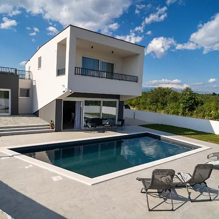 Fortunata Villa
