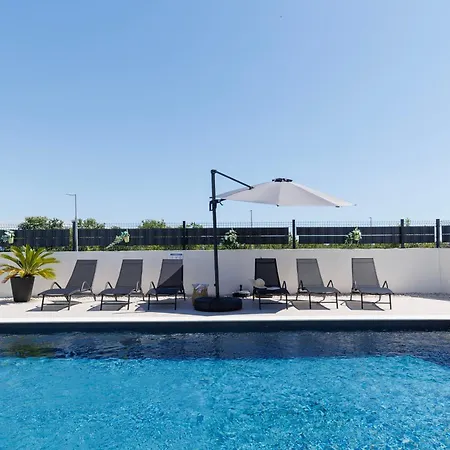 Вилла Fortunata Countryside Escape With Pool *
